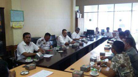  Diseperindag Gelar Rapat Cari Solusi Terkait Aktifitas Bongkar Muat di Terminal